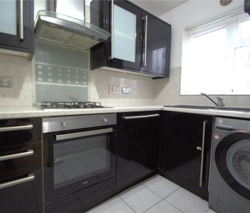 2 bedroom end of terrace house to rent - Photo 1