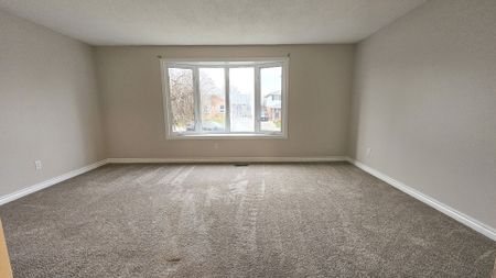 For Lease - 29 Folkstone Crescent, Kitchener, Ontario - Photo 3
