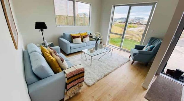 Stunning 4 Bedroom Property - Photo 1