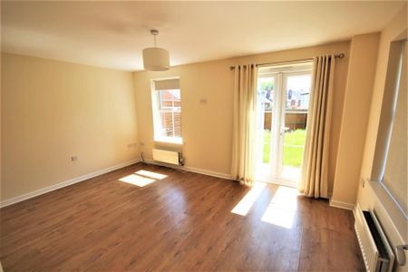 3 bedroom detached house to rent - Photo 2
