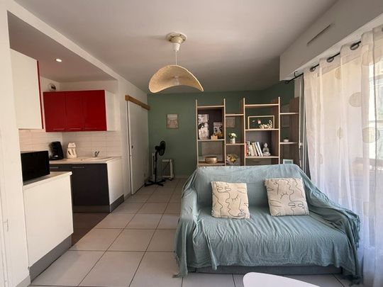 Location Appartement 1 pièce 28m² HYERES 83400 - Photo 1