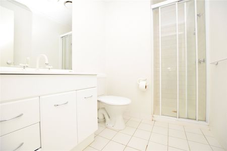 138/79 Whiteman Street - Photo 4