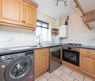 St James Road, Finchampstead, RG40 - Photo 2