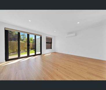2/76 Skye Road, Frankston, Vic 3199 - Photo 3