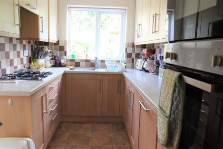 3 bedroom detached house to rent - Photo 5