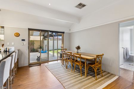 18 Cleveland Court, Marangaroo WA 6064 - Photo 4