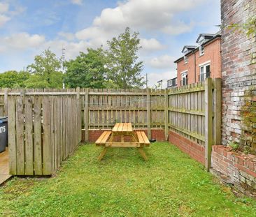 4 bedroom terraced house to rent - Photo 4