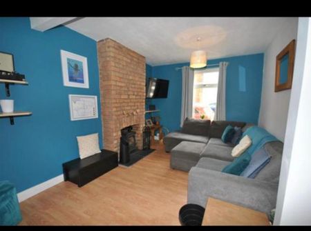 3 bedroom terraced house to rent - Photo 2