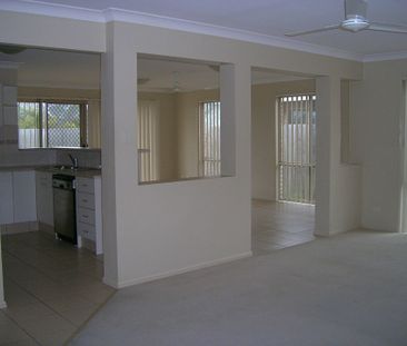 Family Home in Central Upper Coomera - Photo 2