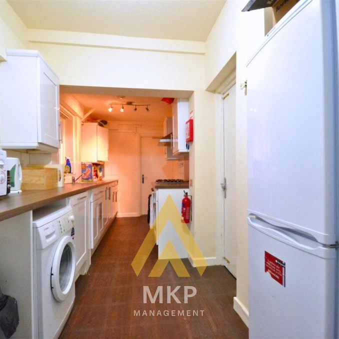 5 bedroom terraced house to rent - Photo 1