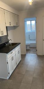 3 ET DEMI DISPONIBLE LE 1ER OCTOBRE 2025 - Photo 3