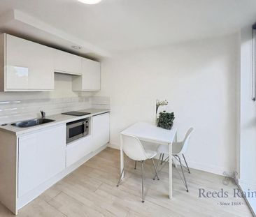 Studio to rent - Photo 2
