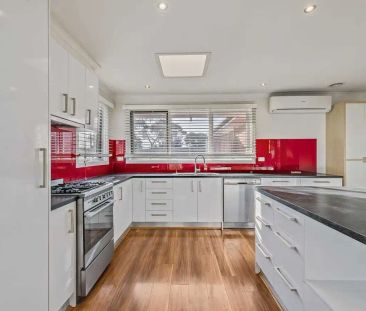 “Modern Family Home in a Prime Werribee Location!!” - Photo 5