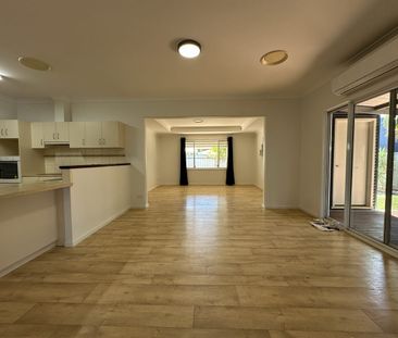 Spacious 4-Bedroom Family Home in Snapper Loop - Photo 3