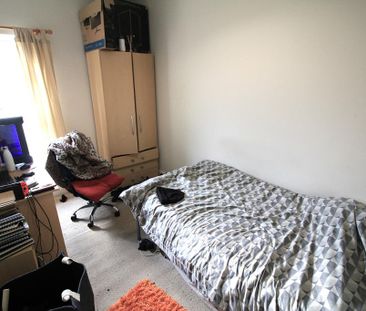 4 bedroom terraced house to rent - Photo 3