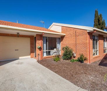 Modern Townhouse - Photo 3