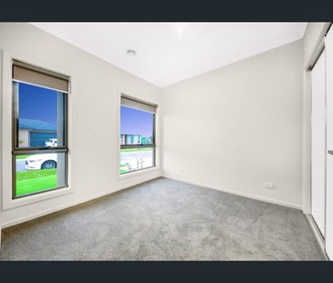 For Lease - Modern Family Living in a Quiet, Convenient Wyndham Val... - Photo 3