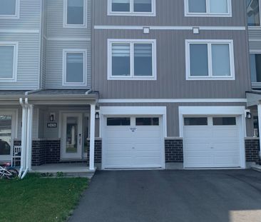 For Lease - 2426 Watercolours Way, Barrhaven, Ontario - Photo 5