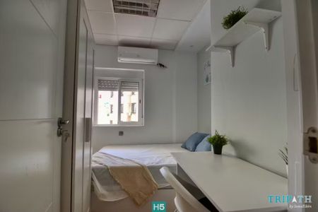 Calle de Cartagena, Madrid, Community of Madrid 28028 - Photo 4