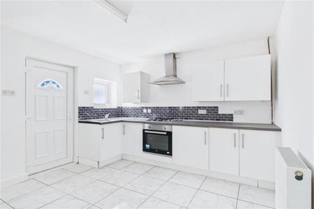 2 bedroom property to rent - Photo 5