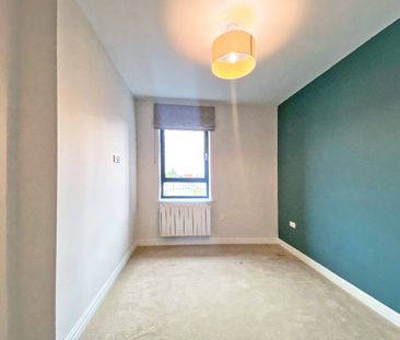 Pembroke Broadway, Camberley, Surrey, GU15 - Photo 3