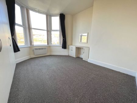 Newton Drive, Blackpool, FY3 8LX - Photo 3