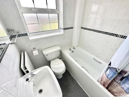 2 bedroom terraced house to rent - Photo 5