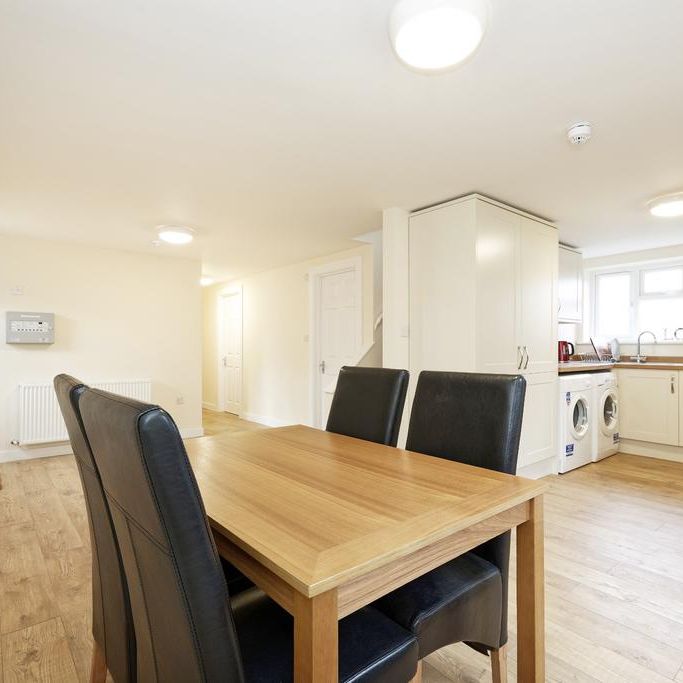 1 bedroom in a house share to rent - Photo 1