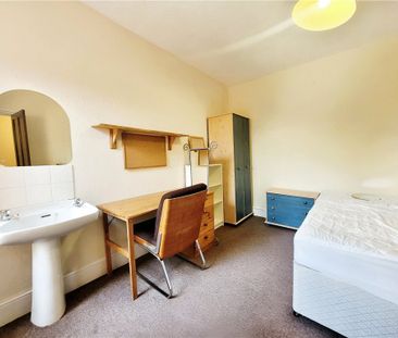 Harvest Road, Englefield Green, Egham, Surrey, TW20 0QS - Photo 6