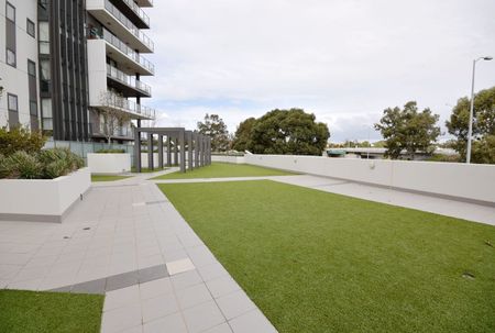 SIX MONTH LEASE ONLY - APARTMENT LIVING - LUXURY 1x1!!! - Photo 4