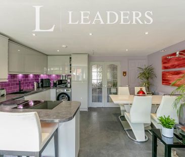 3 bedroom semi-detached house to rent - Photo 6