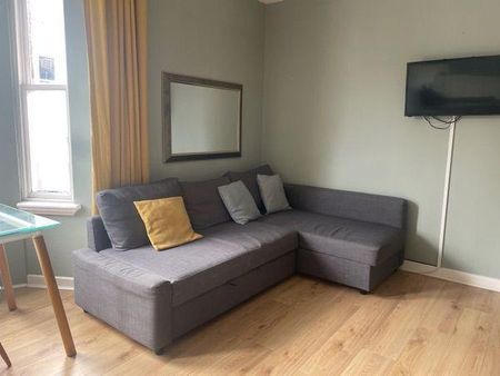 2 bedroom semi-detached house to rent - Photo 4