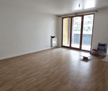 Location Appartement 4 pièces 84m² BORDEAUX 33000 - Photo 2