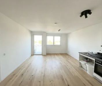Wunderbare 2-Zimmer Wohnung in Top Lage bei der U3! Ab 01.01.2027 - Photo 2