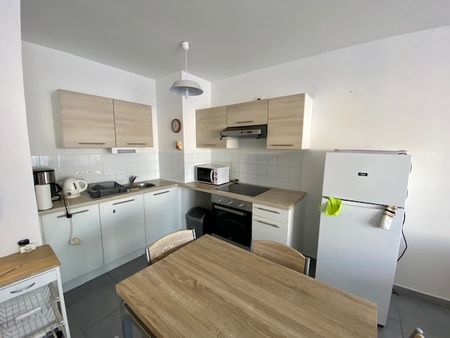 Location Appartement 1 pièce 44m² - Photo 3