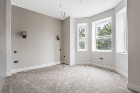 Bergamot House, 52 Rowantree Road - Photo 2