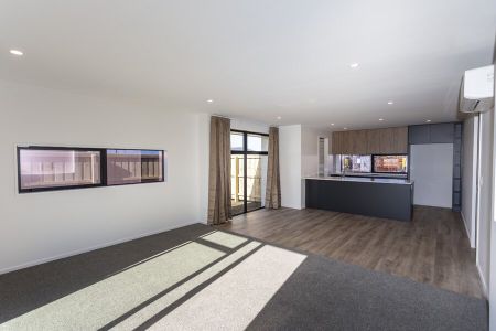 Ravenswood – Spacious Family Home! - Photo 2