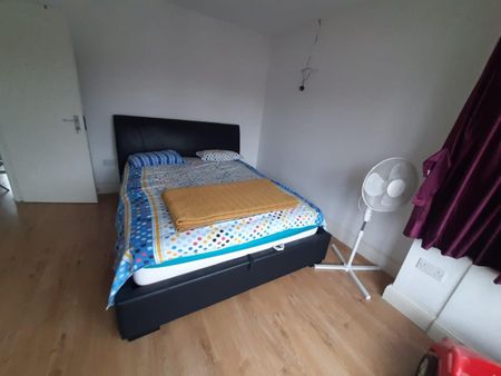 4 Bed Semi-Detached House, Harley Road, HA1 - Photo 5