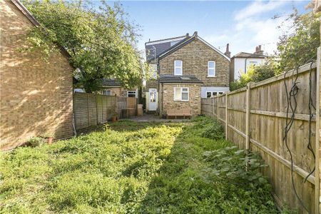 6 bedroom semi-detached house to rent - Photo 3