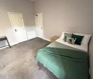 6 bedroom flat to rent - Photo 4