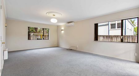 Spacious Family Living in Premium Epsom Location - Photo 4
