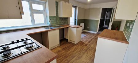 4 bedroom terraced house to rent - Photo 2
