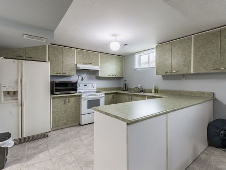 For Lease - 440 Rutherford Road, Brampton, Ontario - Photo 2