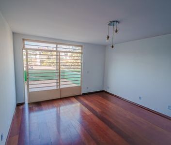 Casa para alugar com 160m², 4 quartos e 2 vagas - Foto 1