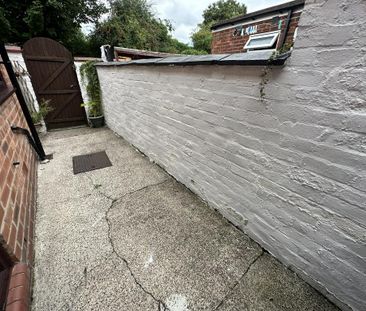 2 bedroom terraced house to rent - Photo 2