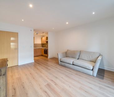 Desvignes Drive, London, SE13 - Photo 1