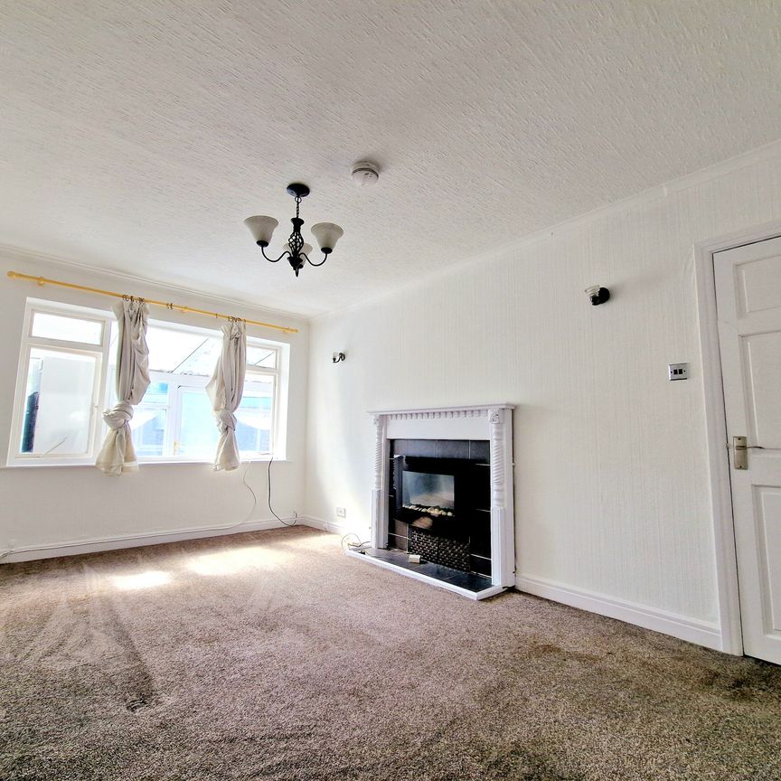 Oban Crescent, Preston - Photo 1