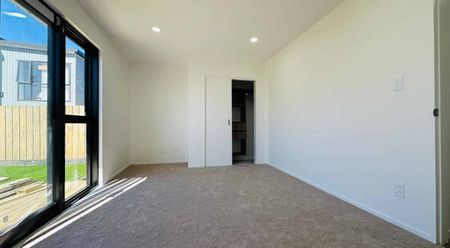 2 Bedrooms + Study - Photo 2