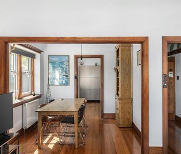 Charming Art Deco Haven with North-Facing Garden Oasis - Photo 4