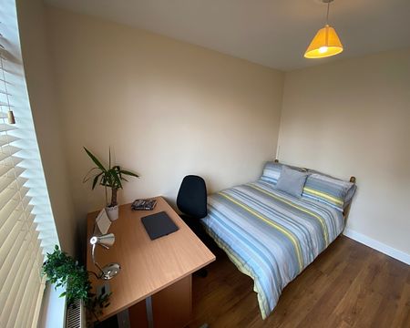 3 Bedrooms, 143 Northfield Road – Student Accommodation Coventry - Photo 3